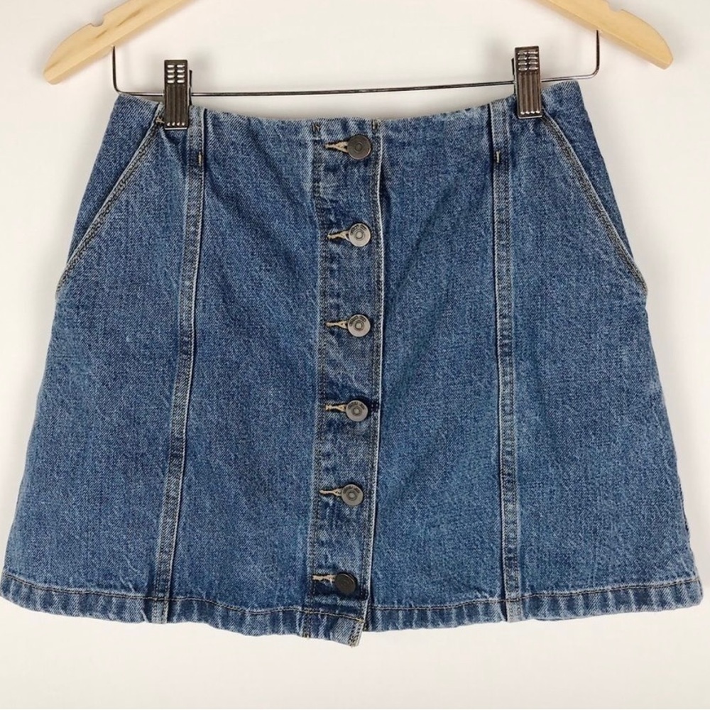 Aritzia Wilfred Free button up denim skirt size 4